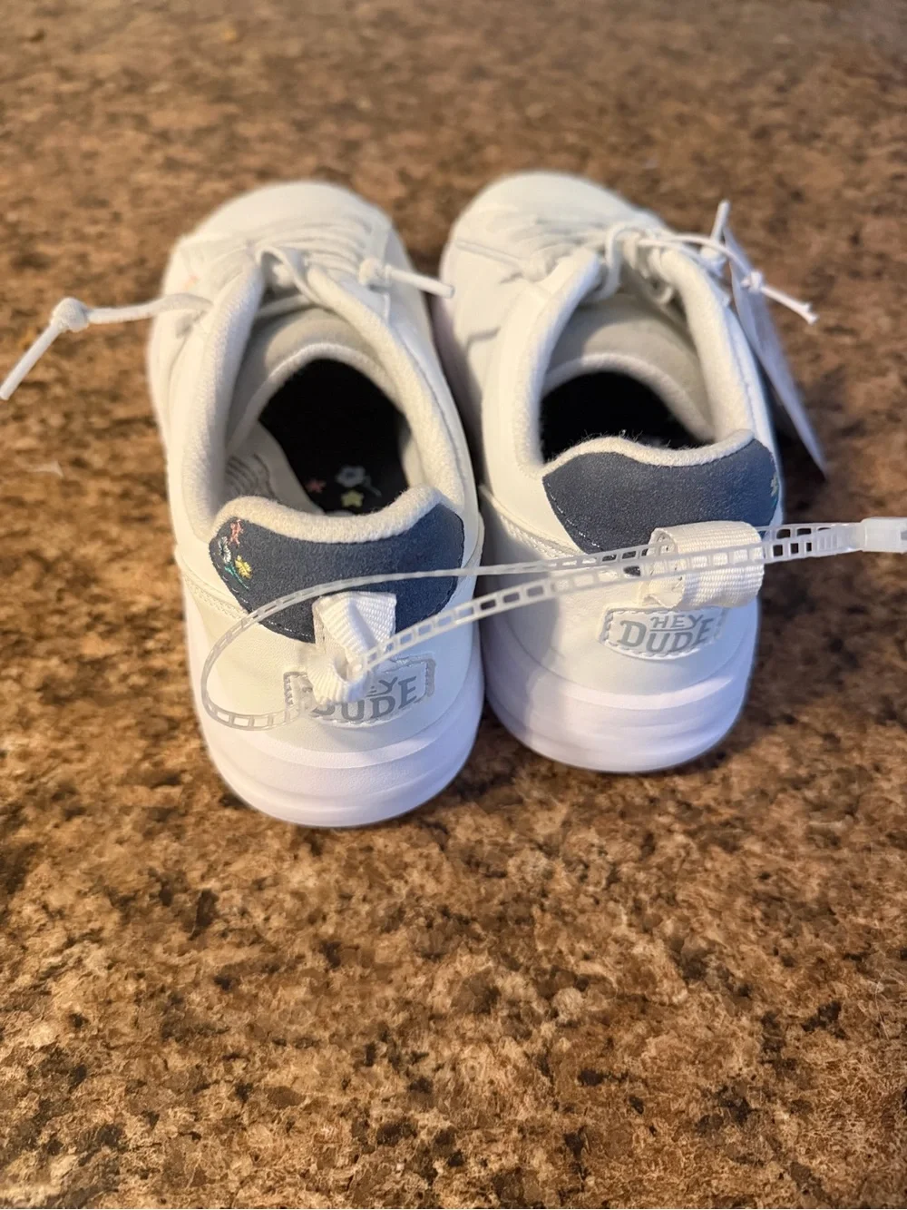 Hey Dude Girls Youth Karina Duo Y Classic White Athletic Shoes !!(2)